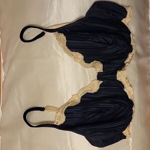 La Perla vintage pleated lace navy bra size 4